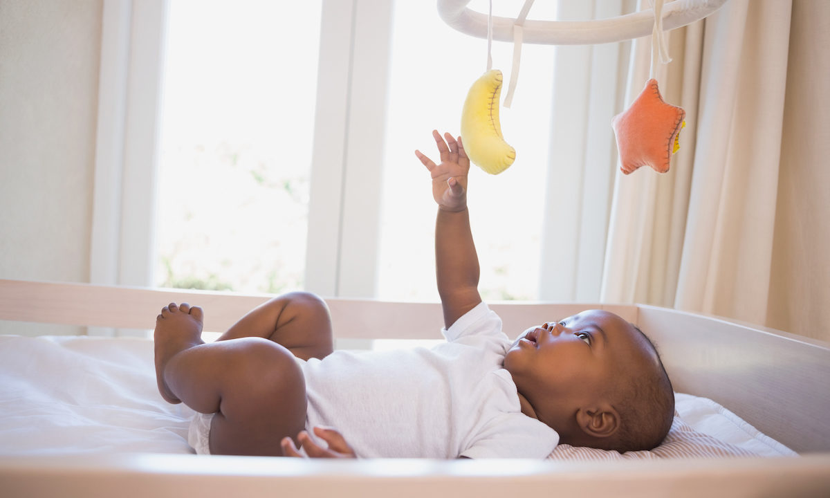 The Best Crib Toys for Entertaining Baby