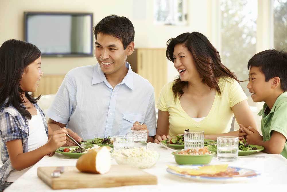 5 Ways to Get Your Family Around the Dinner Table Again