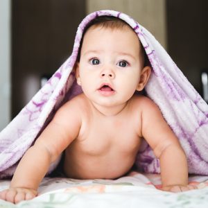 How to Make Your Own Baby Wipes With Just 4 Things